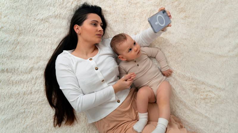 The 4 Best Digital Baby Shower Invitations for First-Time Moms in 2026