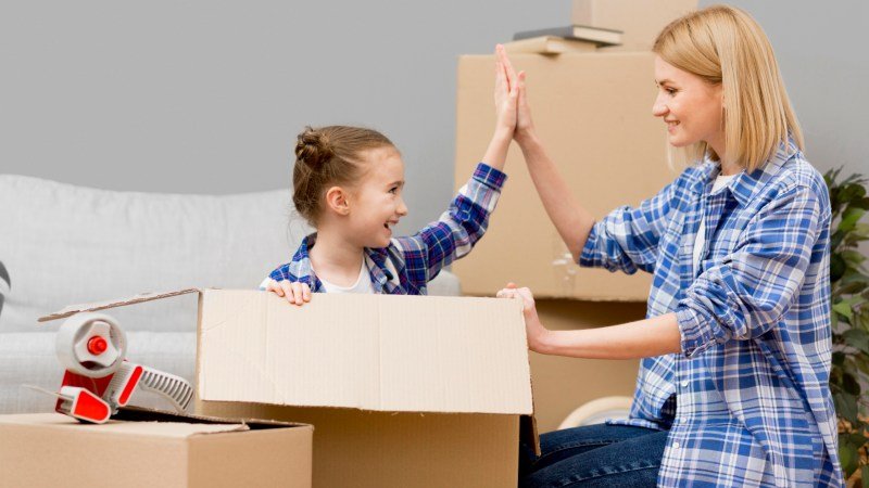 What Makes Domestic Parcel Preparation Easier for Busy Parents?